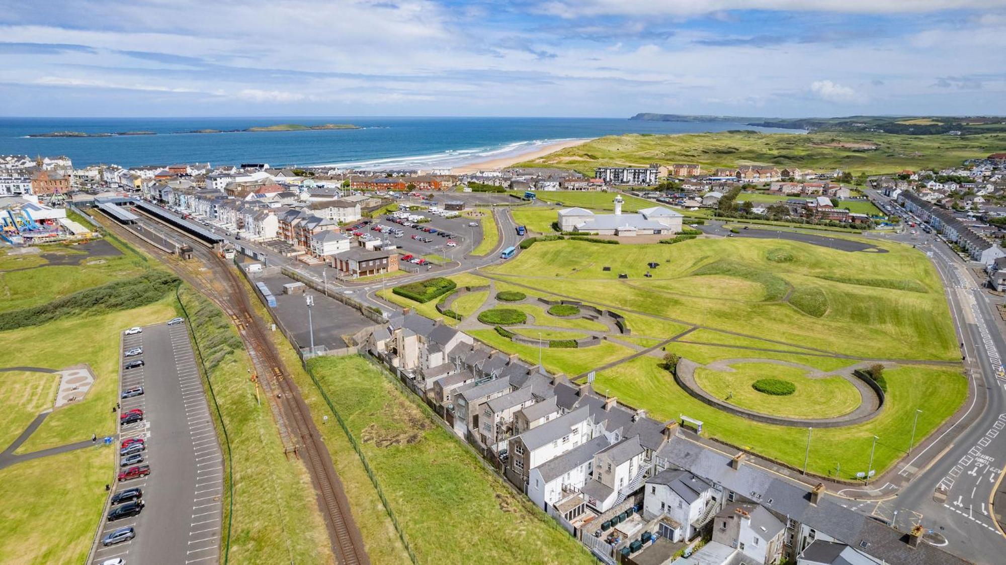 5 Dunluce Park - Portrush By The Sea Daire Dış mekan fotoğraf